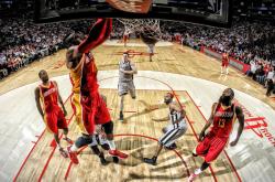 开云体育中国-运筹帷幄，一剑封喉，欧文决胜时刻的艺术与76人的窒息式攻防逻辑