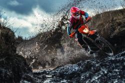 开云体育-绝命超越与隐形冠军，拉塞尔统治下的终极反杀