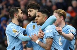 开云体育下载-莱切斯特城力擒对手，扭转颓势