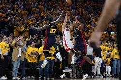 开云体育登录-NBA季后赛勇士表现不佳，实力不容忽视