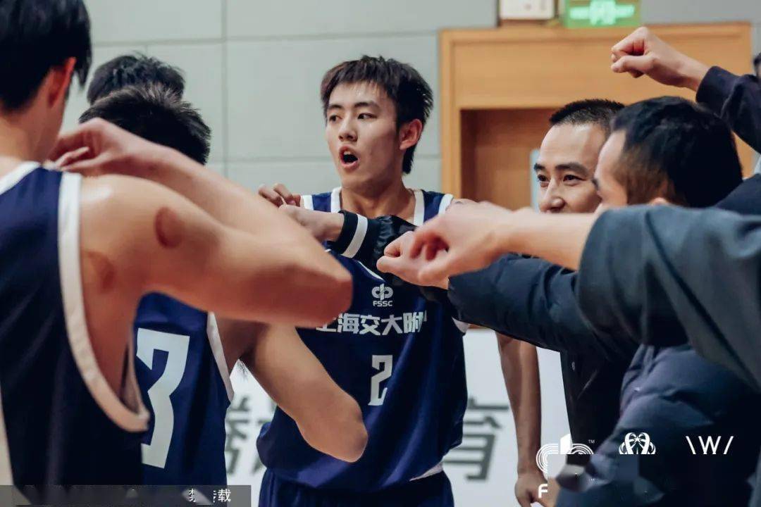 西藏男篮奋勇拼搏，勇敢面对挑战获得成功的简单介绍