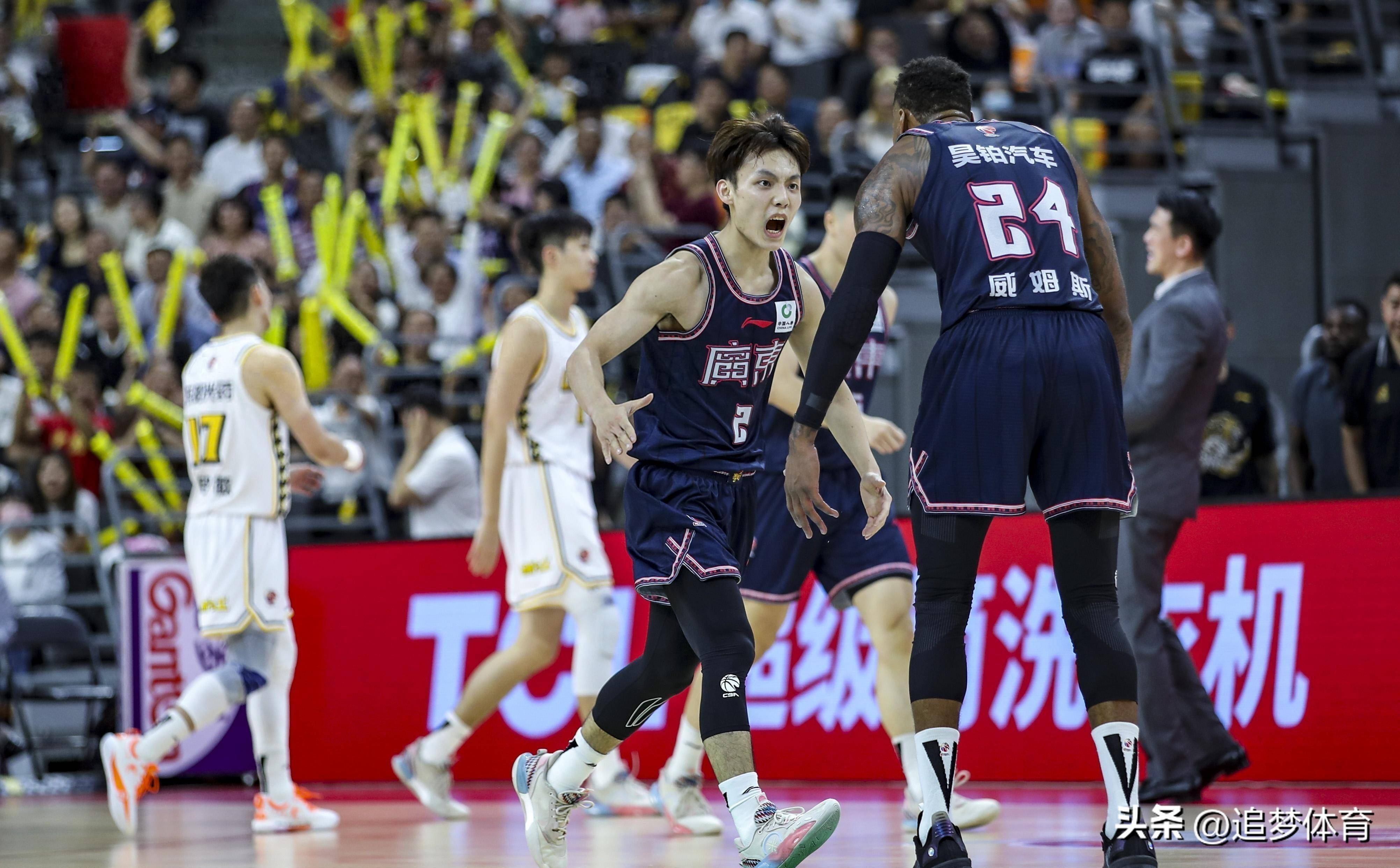 广东队战胜对手，取得五连胜稳居榜首