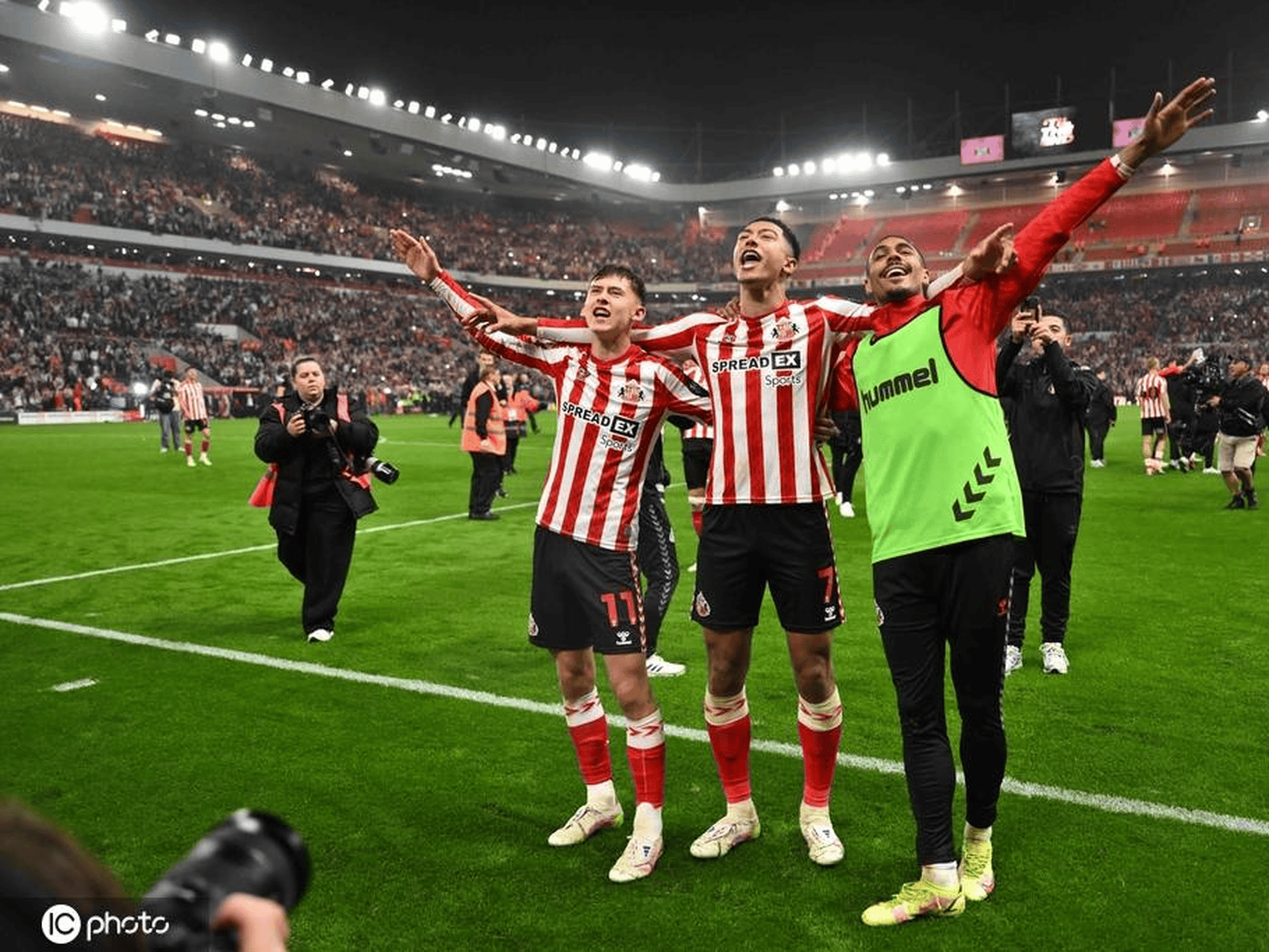 桑德兰主场击败热刺，豪取分