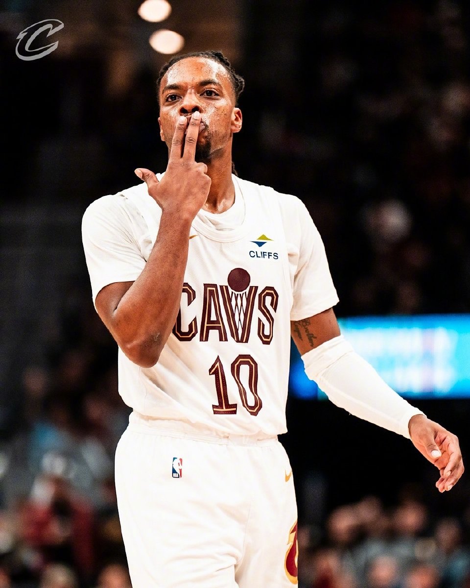 骑士队球员表现出色,精神风貌提振球队 骑士队球员表现出色,精神风貌提振球队