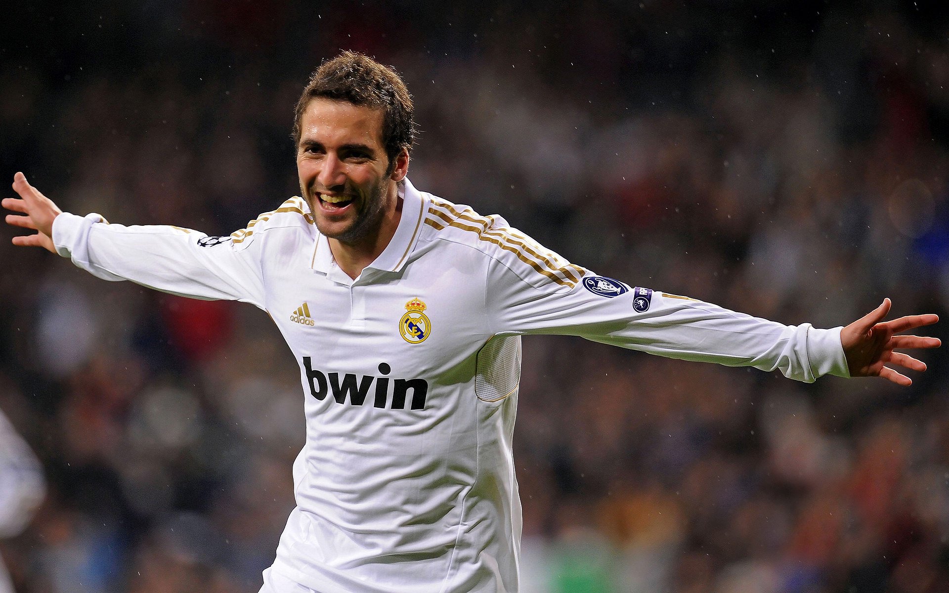 时空封印之战，当里昂在欧冠半决赛加时赛击败巴拉圭，足球史的唯一性瞬间