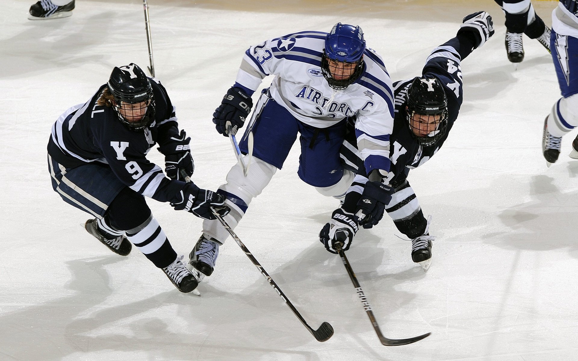 精密与火焰,梅赛德斯的冷静统治与诺里斯的热血冲锋