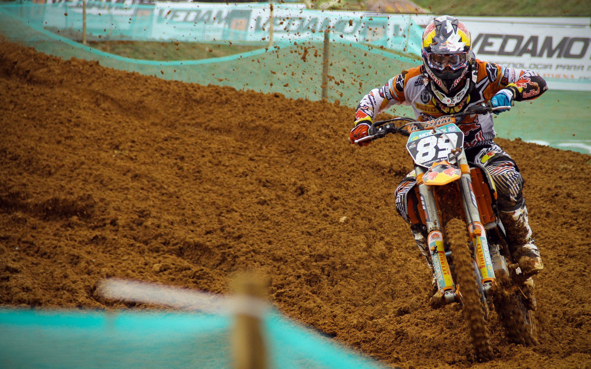 凌晨的斯德哥尔摩与正午的成都，逆转时刻的平行奇迹